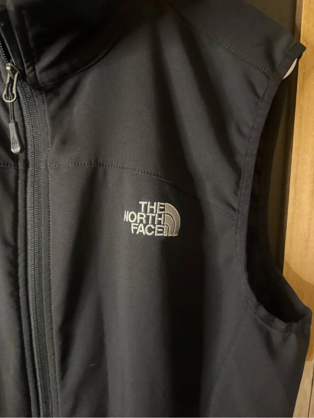 Men’s The North Face Black Softshell Vest- unlined  -perfect for travel!
